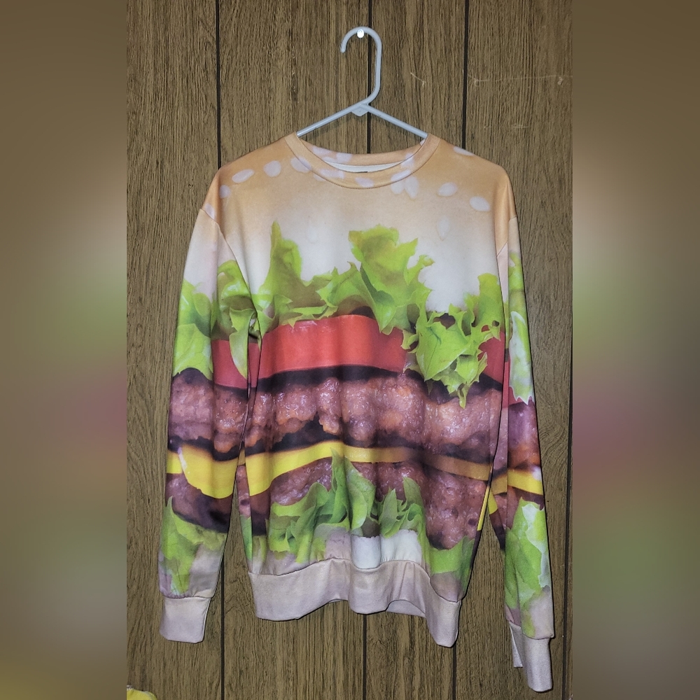 Hyperealistic print sweatshirt of a Cheeseburger